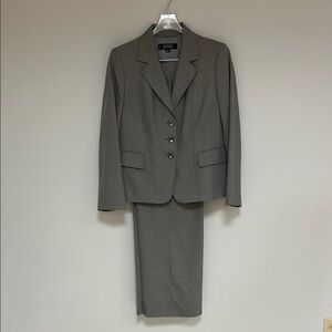 Gray Kasper Pantsuit, 14P